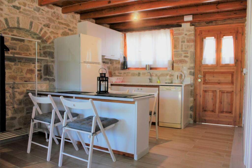 Traditional Stone House At Great Location Apartment Koroni  Luaran gambar